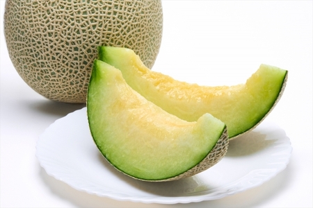 【2026年8月前半発送】【贈答用】つがるの高級メロン 東日流グリーン 1玉 青森県産