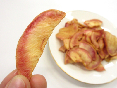 りんごチップス 40g×2袋《立佞武多のおやつ》 りんごスナック 青森 五所川原市 中まで赤～いりんごチップス 着色料不使用