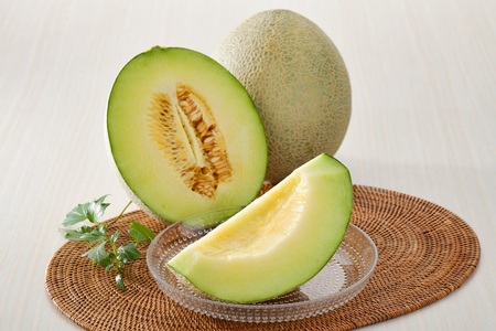 【2026年8月前半発送】 メロン 5kg程度 青肉 (4～6玉) 青森県産