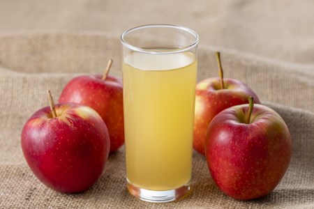 りんごジュース　1L×6本 ストレート 完熟くろだのりんごジュース 100％ ふじ シナノゴールド ブレンドりんごジュース 五所川原 青森県産