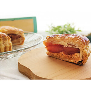 青森県十和田市産 百年紅玉アップルパイ ホール5号【配送不可地域:離島】【1101370】