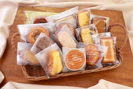 焼ドーナツとフィナンシェの焼き菓子詰め合わせ