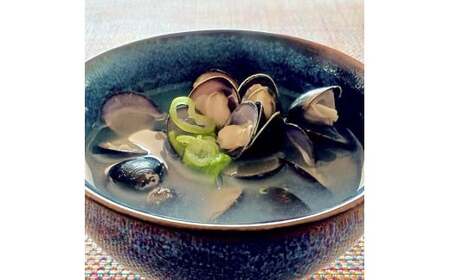 [冷凍] 十三湖産 大和しじみ -飲む黒いダイヤ- 1.8kg (小貝200g×9パック) [0768]