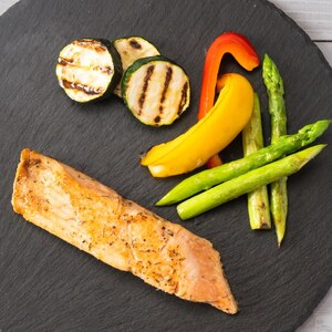 12-199 【年内発送12月15日入金まで】塩桜ます切身 たっぷり1kg within2025