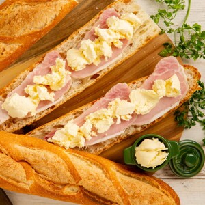 30-103 【定期便3カ月】よつ葉パンにおいしい発酵バター(100g)×4個×3回