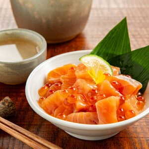 42-8 【定期便３か月】鮭親子漬けセット(4個)×３回