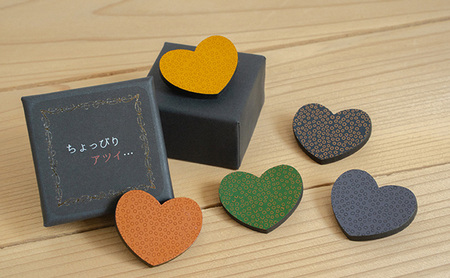 津軽塗 「ちょっぴりアツイ…」ブローチ No.2