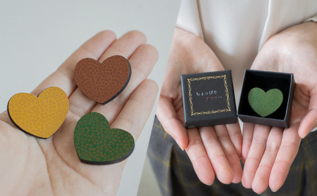 津軽塗 「ちょっぴりアツイ…」ブローチ No.2