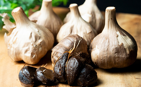 【青森県産】 熟成黒にんにく 500g (250g×2) ≪修清≫ F6N-075