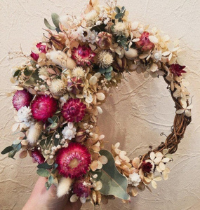 062ドライフラワーリース【田村フローリスト】 お花 植物 贈り物 誕生日 結婚祝い ホワイトデー バレンタイン 父の日 母の日 結婚記念日 送別 退職 ギフト