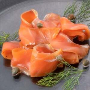 【浄土ヶ浜パークホテル】久ちゃんの手造りスモークサーモンと8種豪華海鮮丼セット_魚介・海産物  鮮魚   魚介・海産物   _【配送不可地域：離島】【1554320】