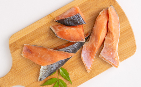 【訳あり】秋鮭切り落とし(カマ・身・尾)300g×4袋セット【配送不可地域:離島】【1632505】