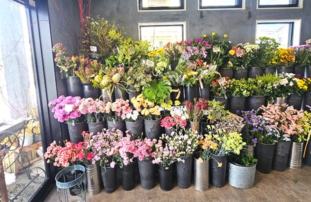 ( 年内配送 予約 ) お正月 松竹梅フラワーアレンジメント パルテール 岩手県 北上市 C0442 花 観賞用 感謝 玄関リビング 部屋 客間