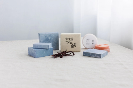 紫香房ギフト・（桜膏5g 1個、石鹸Ｓ45g 1個）雑誌VOCE掲載 無添加せっけん 無添加 石油系化合物不使用 シャンプーバー 生薬 アースライズ 岩手県 北上市 C0400