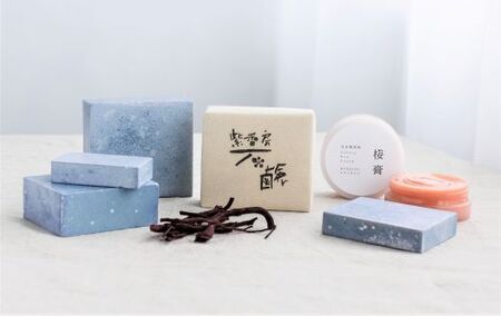 紫香房ギフト・（桜膏30g 1個、石鹸Ｓ45g 1個）無添加せっけん 無添加 石油系化合物不使用 シャンプーバー 生薬 無添加クリーム アースライズ 岩手県 北上市 D0321