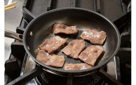 牛タン切り落とし【焼くだけ&簡単】 2kg（K2-039） タン 牛タン 肉 にく小分け 200g 10パック 牛肉 切り落とし 特製 塩だれ 簡単調理 おつまみ バーベキュー BBQ 焼き肉 冷凍 岩手県 北上市 D0499 (KYフーズ) 