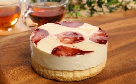 【お母さんいつもありがとう。】山ぶどうWチーズケーキ母の日ギフト(4号:直径12㎝)