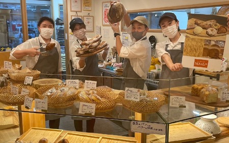 ベーカリーマーロ 北海道産小麦の食パン 《1斤》 スライス対応可能 【 人気 パン ブレッド 冷凍 朝食 ごはん おやつ 岩手 陸前高田 BAKERY MAaLo 】RT2366