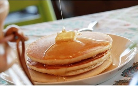 気仙養蜂の国産純粋蜂蜜〈アカシア〉600g 【 はちみつ ギフト 料理 飲料 岩手県 陸前高田市 】RT869