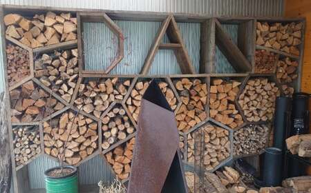 2回定期便【牡蠣の養殖棚を使用】 気仙杉の乾燥薪 3kg 〈 目安 : 10~15本 〉【 薪 養殖 いかだ キャンプ SDGs 岩手 陸前高田 】WOOD STOCK Dan RT2484