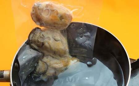 【牡蠣殻なし】わいわいの牡蠣のバター焼き 24個～32個 【 冷凍 便利 レンチン 湯銭 簡単 調理済み あたため レンジで 簡単お料理 人気 バター焼き 海鮮 牡蠣 かき カキ 岩手 陸前高田市 】RT1630