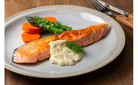 【先行予約】 陸前高田サーモン まるごと1本 約2.5kg前後 【 鮭 さけ しゃけ サーモン ブランド 冷蔵 刺身 寿司 大容量 】2026年5月中旬頃から発送予定 RT2859