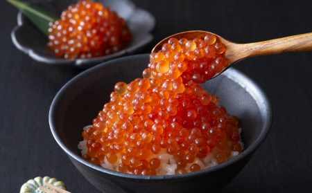 【12ヶ月定期便】極上3特 いくら(鮭卵)醤油漬 400ｇ×12ヶ月お届け 【 鮭 鮭卵 ikura 醤油 海鮮 魚卵 人気 小分け 贈答 贈り物 お祝い ギフト 醤油漬け 天然 サーモン 鮭いくら いくら醤油漬け 冷凍いくら 】RT1836