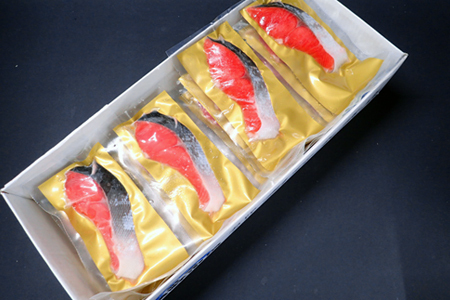 無添加天然熟成紅鮭1切(約80g)真空×15P A-14255