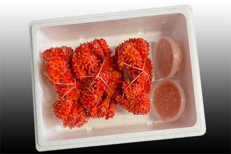 [12月21日決済分まで年内配送]花咲かに300g前後～450g前後×3尾・いくら醤油漬け100g×2Pセット C-30023