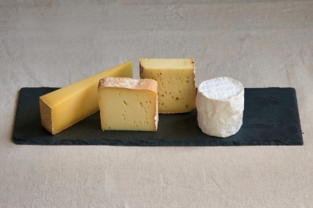 北海道根室産】チーズ工房チカプのチーズ詰め合わせ(4種セット) A