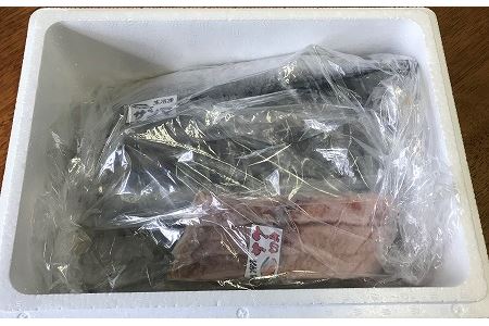 【北海道根室産】生冷凍サンマ5本入×2P・秋鮭切身3切れ×1P A-59002