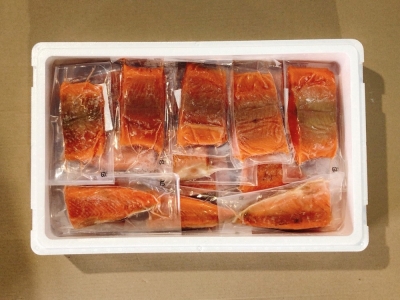 スモークサーモン3kg＆とろサーモンハラミ燻製焼き2kg D-09026