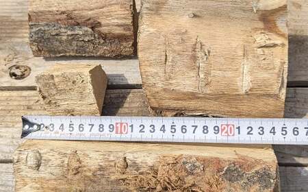 【訳あり】 乾燥薪 約20kg 広葉樹 ／ 薪 まき ナラ 栗 山桜 朴木 自然乾燥 アウトドア キャンプ 薪ストーブ