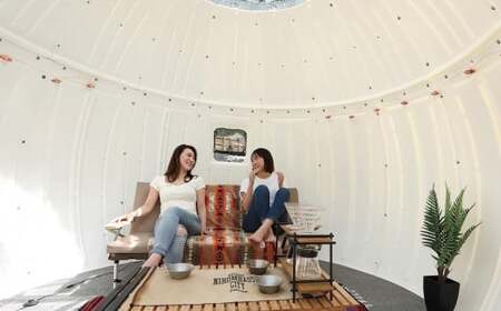 ドームハウスサイト「1泊2日」ペア宿泊券（トレーラーサウナ体験付き）【クルマアソビアドベンチャーフィールド安比】 ／ アウトドア アクティビティ フィンランド ロウリュ サウナ 温活 サ活 キャンプ ペア 宿泊 チケット 体験 観光 旅行 自然 安比 東北 岩手県 八幡平市