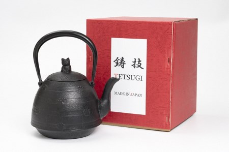 10月以降価格改定】南部鉄器 鉄瓶 南部型ねこ 0.8L 【村上怜 作】 IH