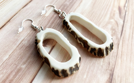 鹿の角 ピアス 丸型 【竜鹿】／ 鹿角 鹿 しか シカ グッズ 本物 加工