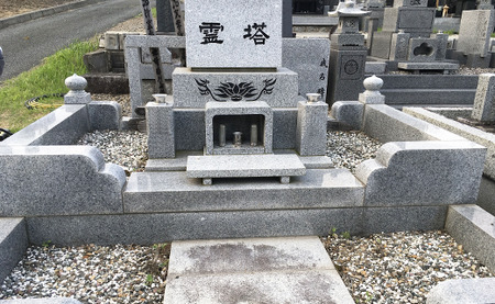 【滝沢市内限定】 墓石 墓地 高圧洗浄 クリーニング ４平方メートルまで（２m×２m）【東皋石材有限会社】／ 墓掃除 代行 お墓 墓 石材 清掃 掃除 高圧 洗浄 草取り 苔落とし コケ落とし こけ落とし プロの技術 専門技術