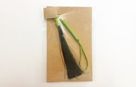 蹄鉄 ( アルミ製 シルバー )& 馬のしっぽの毛 ストラップ ( 鹿毛 ) 【馬っこパーク・いわて】/ てい鉄 さび止め 錆止め サビ止め 銀 銀色 アルミ 加工 馬毛 尻尾 幸運 開運 厄除け 魔除け アイテム 本物 インテリア アクセサリー おすすめ