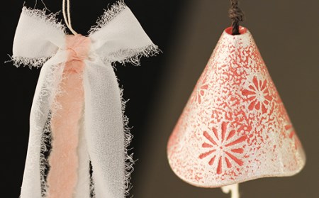 南部鉄器 風鈴 インテリア 室内用　南部鉄器 風鈴 ウインドチャイム × リボン短冊 シルバーピンク 【アート＆クラフトラッピング】 室内用 鉄器 リボン 短冊 和紙 手作り ハンドメイド おしゃれ オシャレ オススメ おすすめ