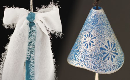 南部鉄器 風鈴 ウインドチャイム × リボン短冊 シルバーブルー 【アート＆クラフトラッピング】 室内用 鉄器 リボン 短冊 和紙 手作り ハンドメイド おしゃれ オシャレ オススメ おすすめ