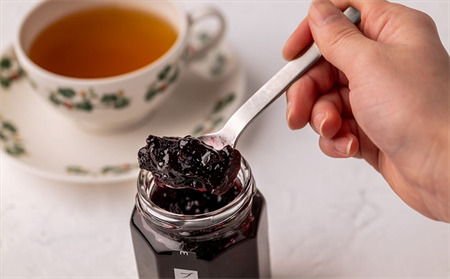 やまに農産　山里の恵みジャム３本（イチゴ・ブルーベリー・ハックルベリー）