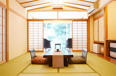 源泉100％掛け流し 四季彩の宿「ふる里」創作会席 ペア宿泊券