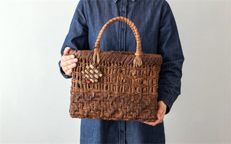 若畑創作館「山ぶどうの籠」