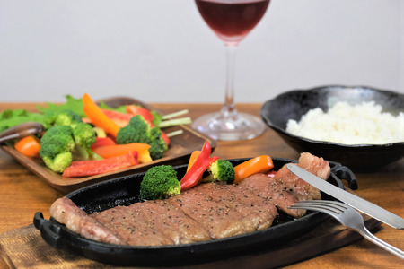 牛肉 ステーキ いわて南牛 サーロインステーキ 200g A3等級以上 【全国肉用牛枝肉共励会最優秀賞受賞】/ 【kry300-iwate-200B】