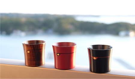 栃ぐいのみ3個　(朱・黒・木目) / 漆器 お酒 おちょこ ぐいのみ グラス 食器 漆塗 うるしぬり 手塗り 木製 伝統工芸品 和 お正月 高級 結婚 新築祝い お祝い 贈答 贈り物 プレゼント ギフト 香典返し お返し おもてなし【ocy924-gui-3-r-k-wA】