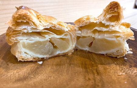 【予約受付】老舗のりんごパイ　8個セット / アップルパイ 紅玉 林檎 岩手県産 小麦 りんご ごろごろ 期間限定 洋菓子 焼き菓子 スイーツ 贈り物 贈答 プレゼント お土産 手土産 お祝い 誕生日 ご褒美 お菓子 おやつ デザート【ysn110-set-appl-8A】