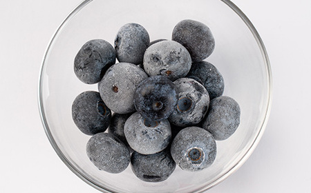 軽米町産【完熟大粒ブルーベリー】冷凍　300g×3袋(合計約900g)【配送不可地域：離島・沖縄県】【1675299】