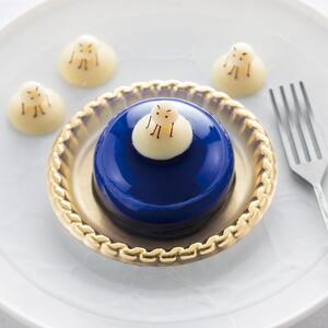 Blue Jewel ブルージュエル - Gift Box of 9 piece -　【お菓子・チーズケーキ・ブルーの輝き・宝石・スイーツ・レアチーズケーキ・ヨーグルト・濃厚・ホワイトチョコレート・ブルーベリー味】