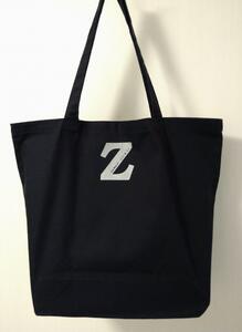 魔法の言葉「いずい」で「もちつもたれつ」IZUI トートバッグ (ブラック)