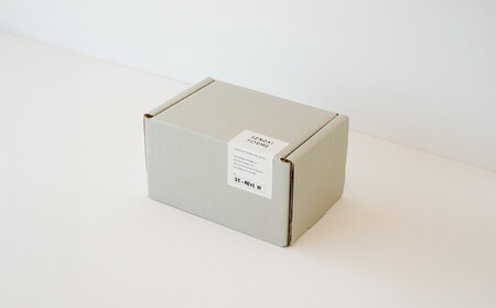 センダイフォルム ブックエンド01 ブラック【雑貨 日用品 文房具 ブックエンド インテリア デザイン 収納 オフィス 家庭 書斎 整理 整頓 モダン シンプル コンパクト 人気 便利 プレゼント ギフト 机上 知的 文房具 用品ステーショナリー】